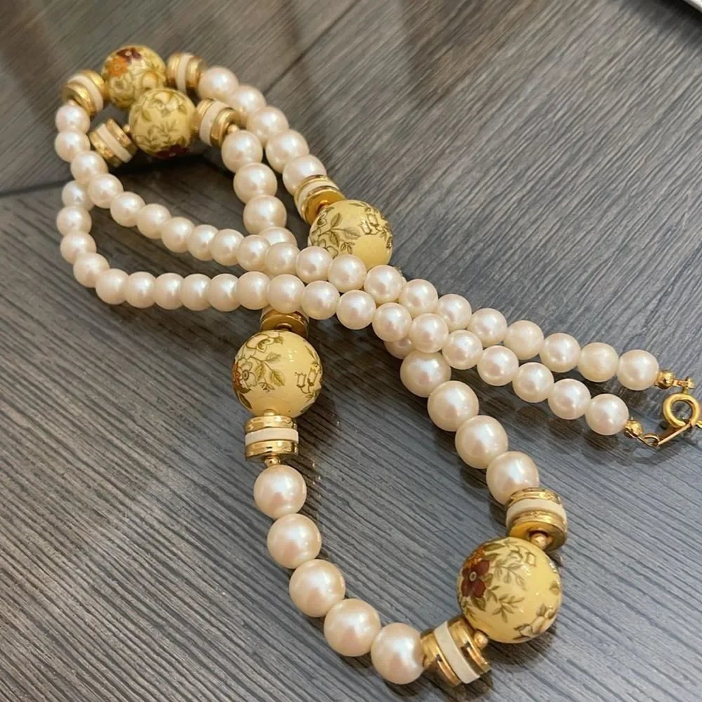 Vintage Japan Floral & Faux Pearl Beaded Necklace
